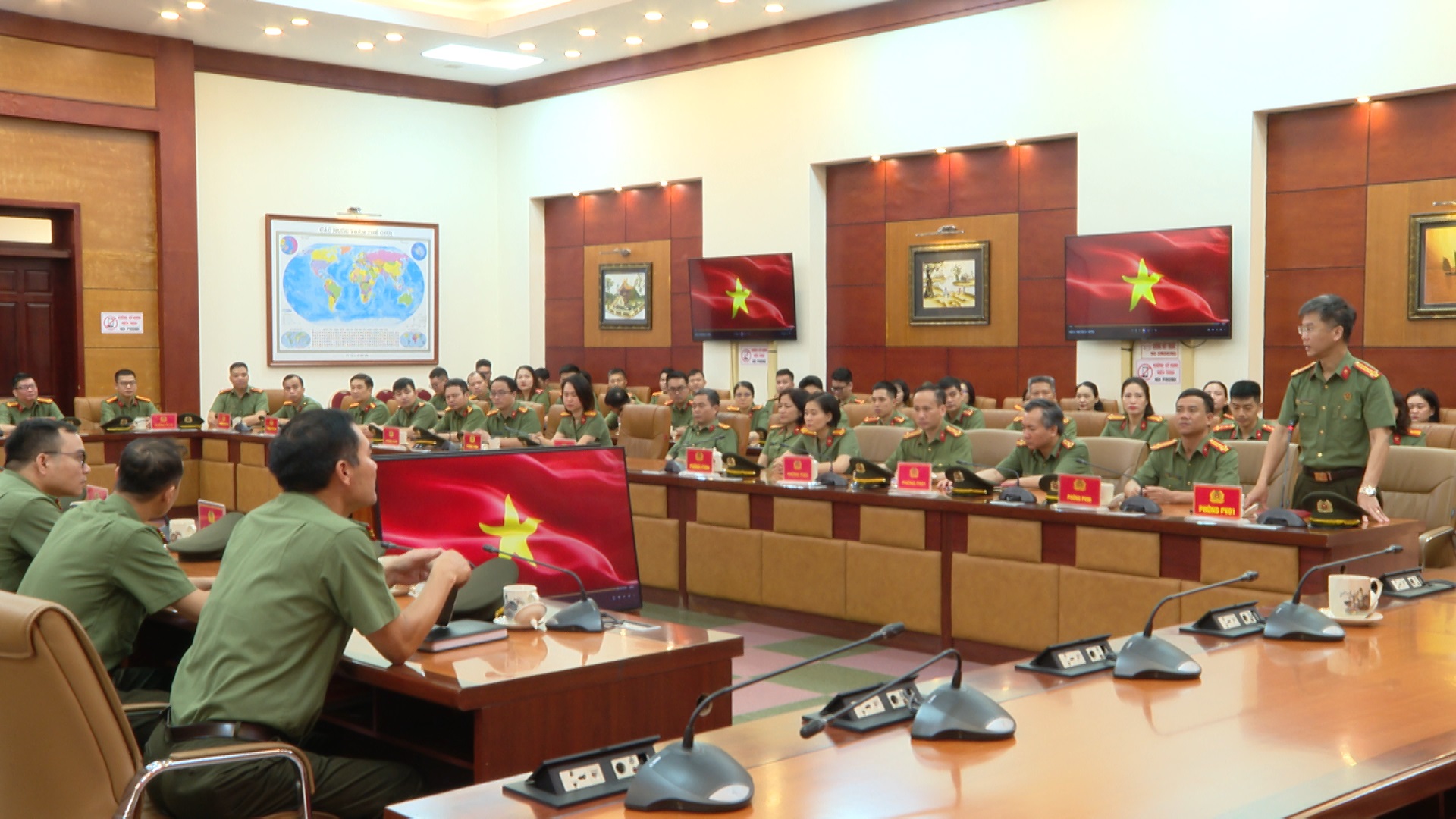 LỰC LƯỢNG THAM MƯU - CÔNG AN THÀNH PHỐ HẢI PHÒNG 80 NĂM XÂY DỰNG VÀ PHÁT TRIỂN